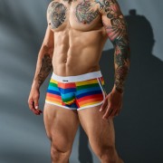 n12044-c4m-athletic-trunk-rainbow-small-lifestyle